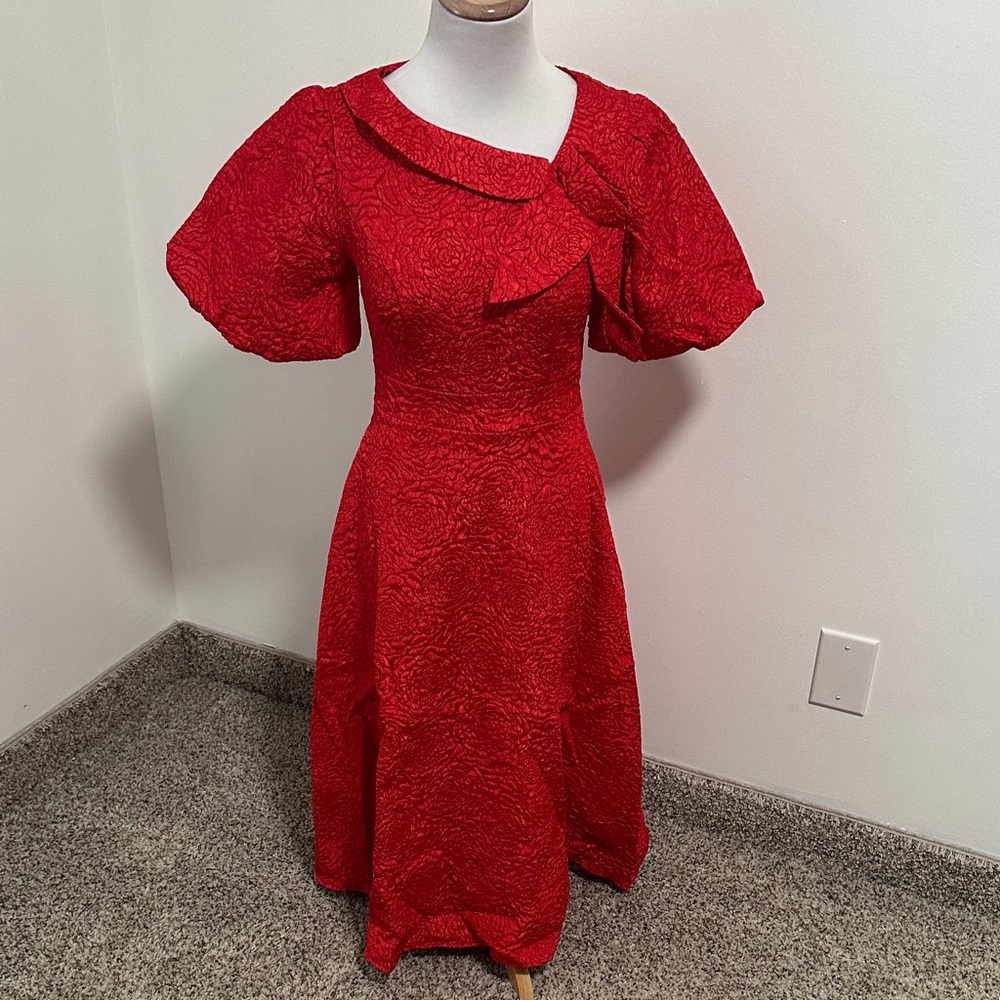 💕 NWT Aomei Textured Puff Sleeve Midi Dress